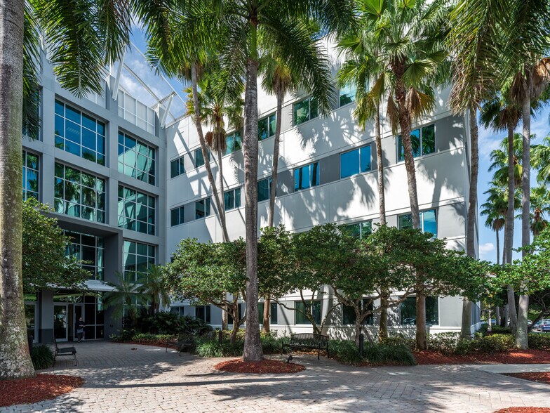 More Photos Of 8200 NW 33rd St, Doral Office For Lease