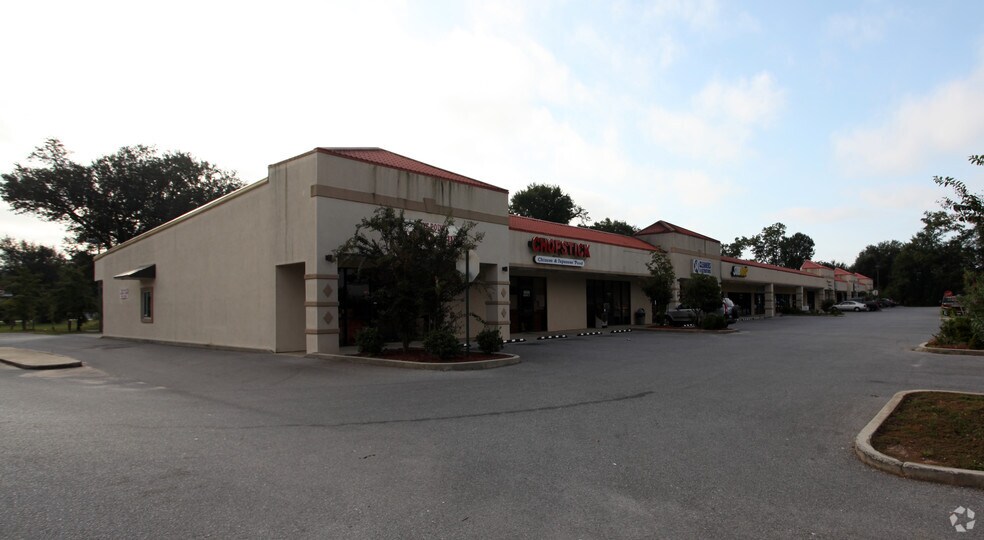 More Photos Of 5624-5646 Woodbine Rd, Pace General Retail For Lease