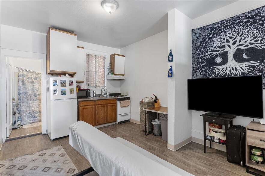 More Photos Of 498 25th St, Oakland Apartments For Sale