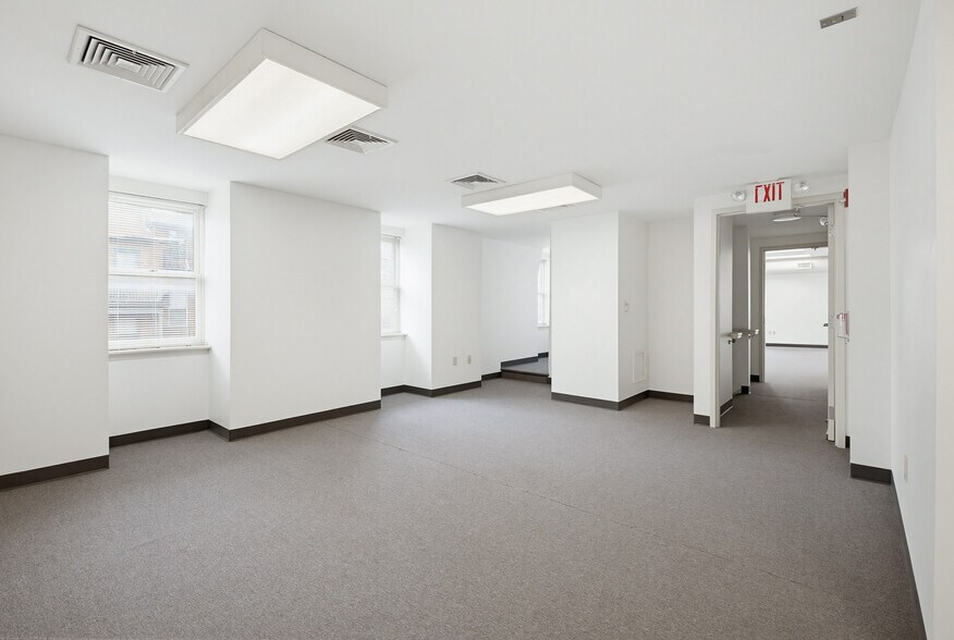 More Photos Of 171 E King St, Lancaster Loft Creative Space For Sale