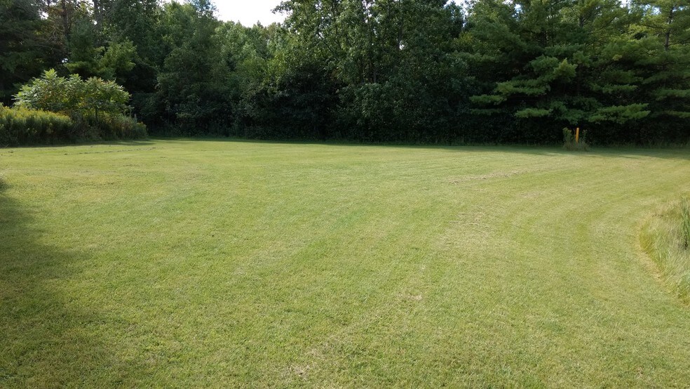 More Photos Of 7679 State Highway 57, Sturgeon Bay General Retail For Sale