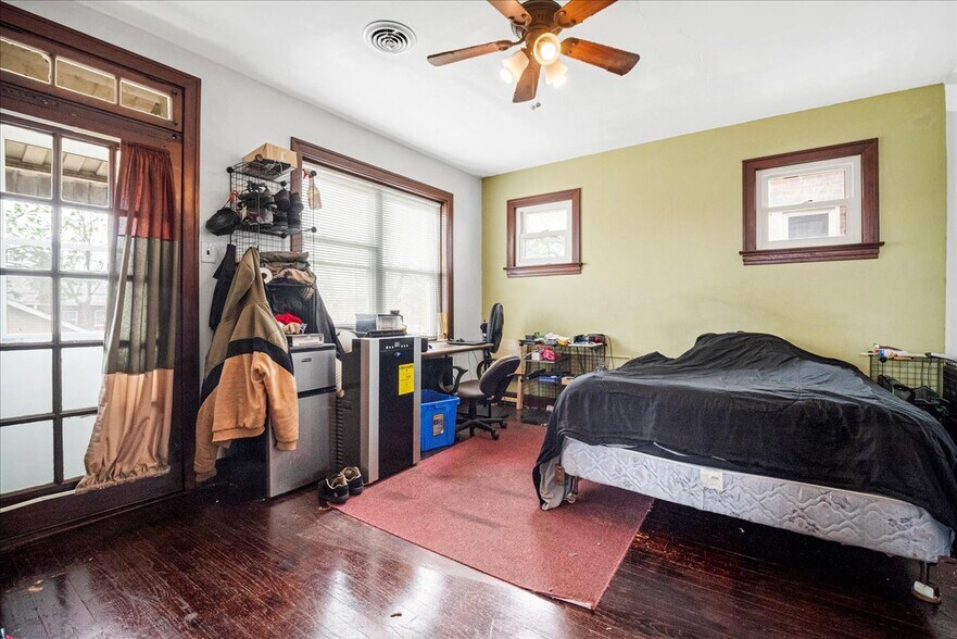 More Photos Of 8700 Gravois Rd, Saint Louis Storefront Retail Residential For Sale