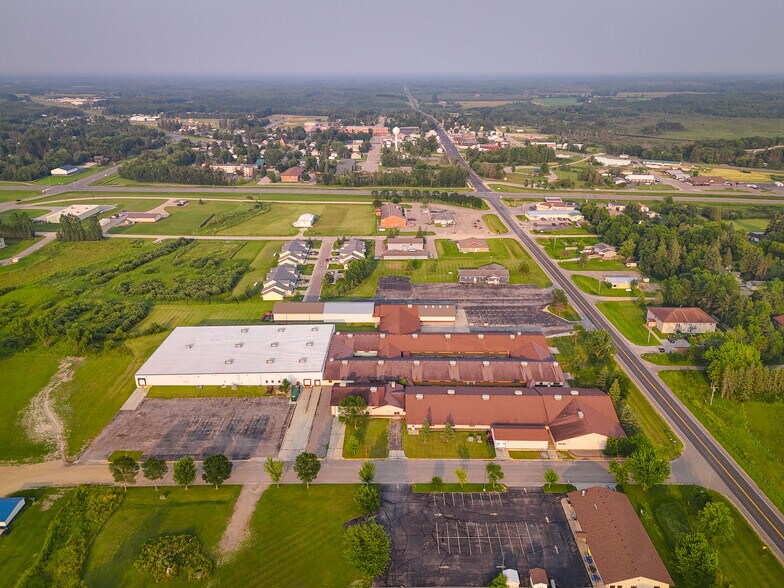 Primary Photo Of 348 Summit Ave W, Blackduck Manufacturing For Sale