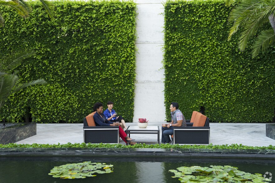 More Photos Of 11111 Santa Monica Blvd, Los Angeles Loft Creative Space For Lease