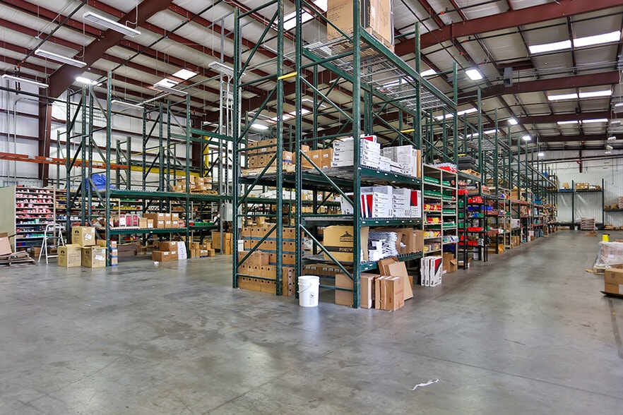 More Photos Of 1209-1215 N FM 3083 Rd E, Conroe Warehouse For Lease