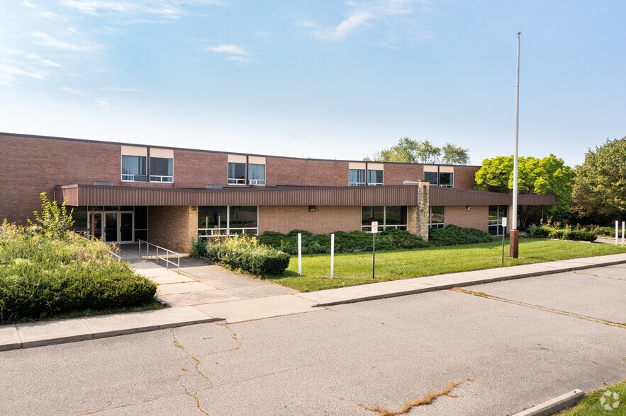More Photos Of 15601 Northline Rd, Southgate Schools For Sale