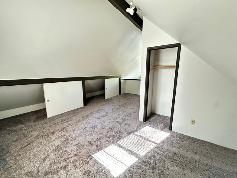 More Photos Of 26305 Delano Dr, Idyllwild-Pine Cove Apartments For Sale