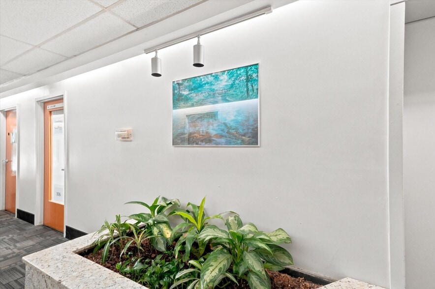 More Photos Of 71 Spit Brook Rd, Nashua Medical For Lease