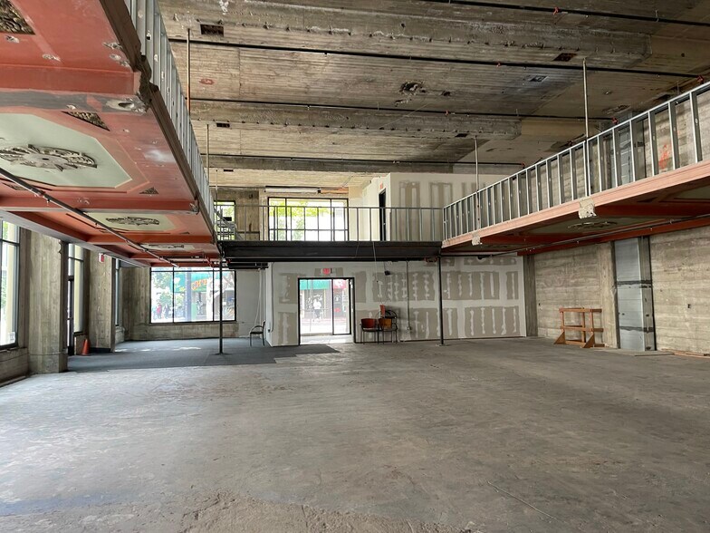 More Photos Of 640 C St, San Diego General Retail For Lease