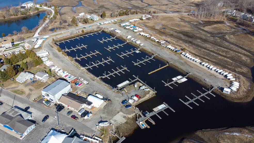 Primary Photo Of 54 Old Boston Post Rd, Westbrook Marina For Sale