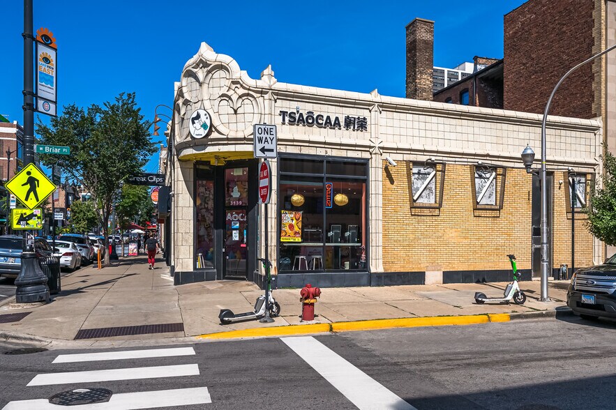 More Photos Of 3139 N Broadway St, Chicago General Retail For Sale