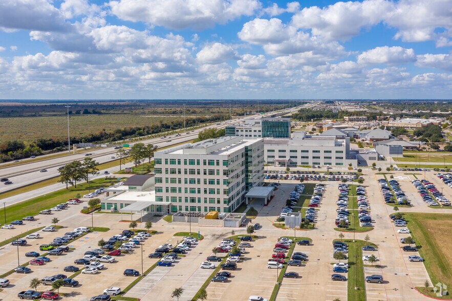 More Photos Of 27700 Highway 290, Cypress Medical For Lease
