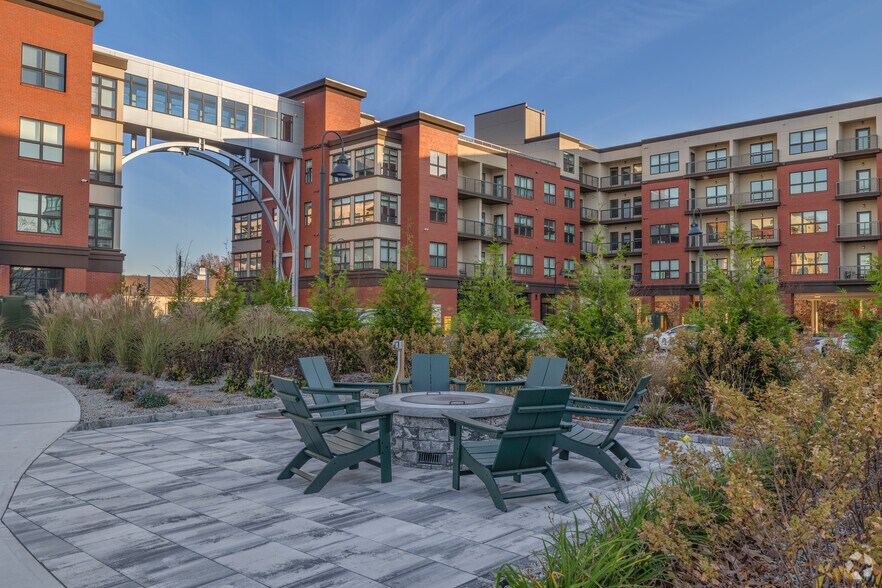 More Photos Of 441-447 Washington Ave, North Haven Apartments For Lease