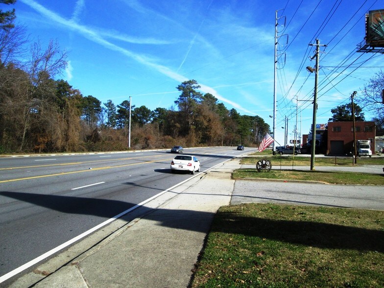 More Photos Of 4783 Peachtree Rd, Atlanta Freestanding For Sale