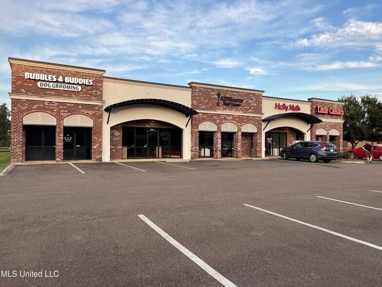 More Photos Of 1127 Old Fannin Rd, Brandon Storefront Retail Office For Lease