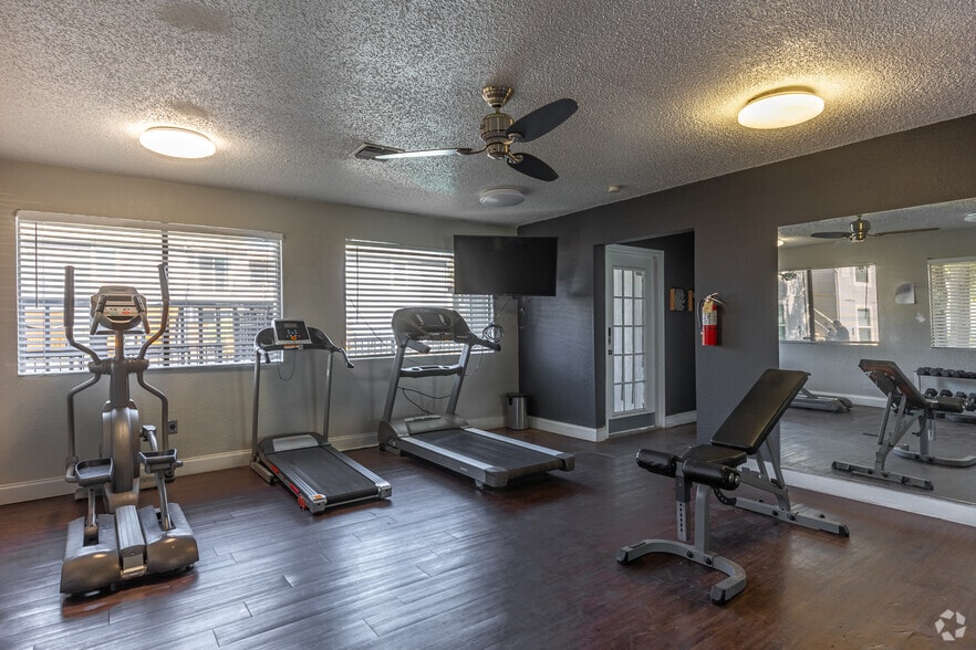 More Photos Of 6402 Albany Ave, Lubbock Apartments For Sale