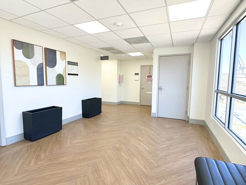 More Photos Of 12501 Judson Rd, San Antonio Medical For Lease