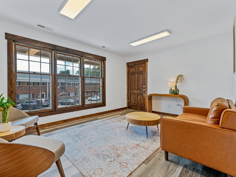 More Photos Of 5 Doctors Park, Asheville Medical For Lease