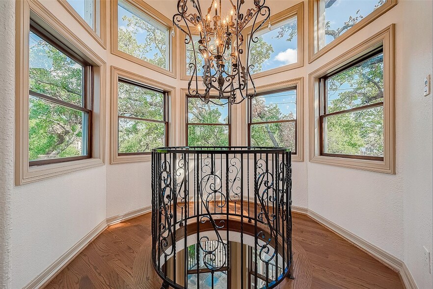 More Photos Of 446 Heights Blvd, Houston Office Residential For Sale