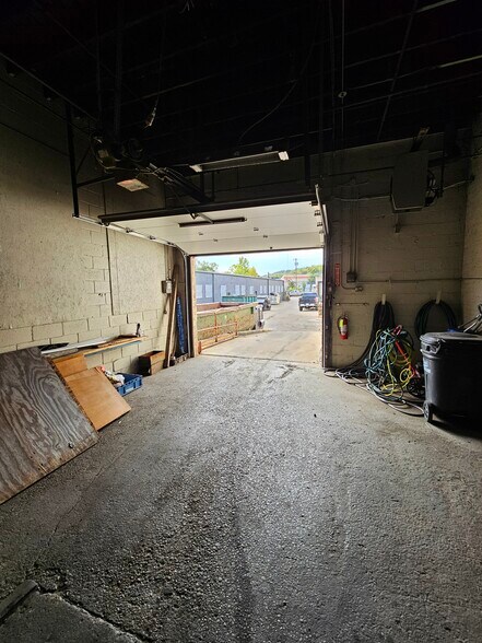 More Photos Of 3274 Beekman St, Cincinnati Warehouse For Sale