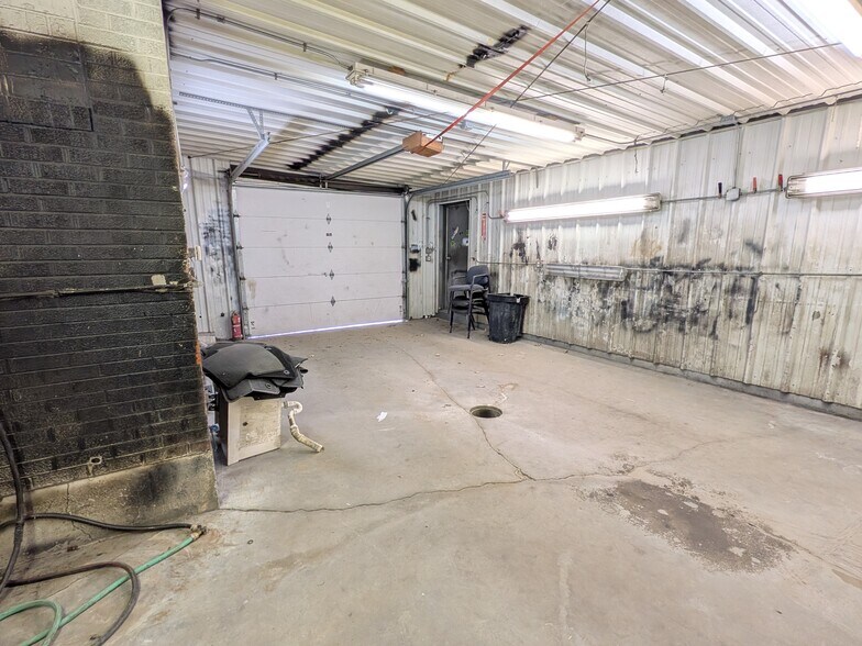 More Photos Of 1710 S Belt Hwy, Saint Joseph Auto Dealership For Sale