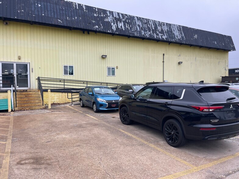 More Photos Of 9075-9125 Antique Way, Manassas Warehouse For Lease