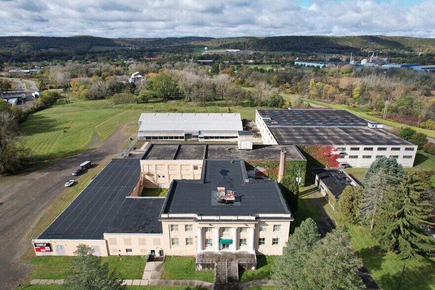 More Photos Of 1575 Lake St, Elmira Manufacturing For Lease