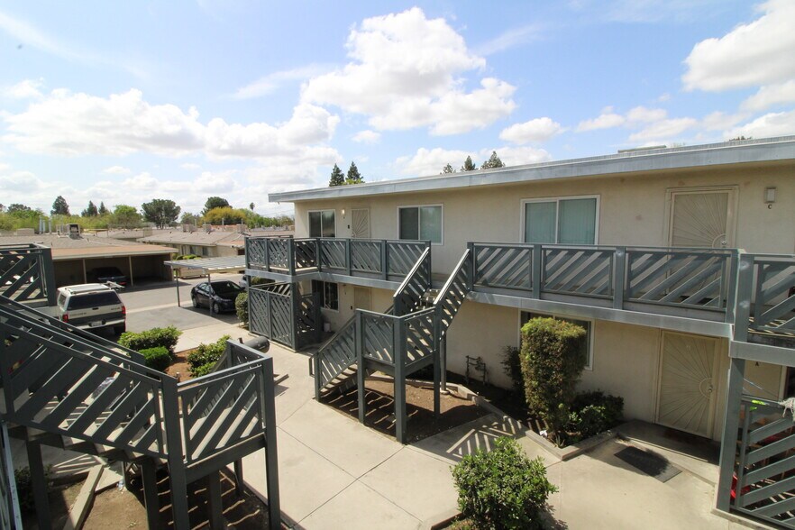 More Photos Of 2255-2297 E Shaw Ave, Fresno Apartments For Sale