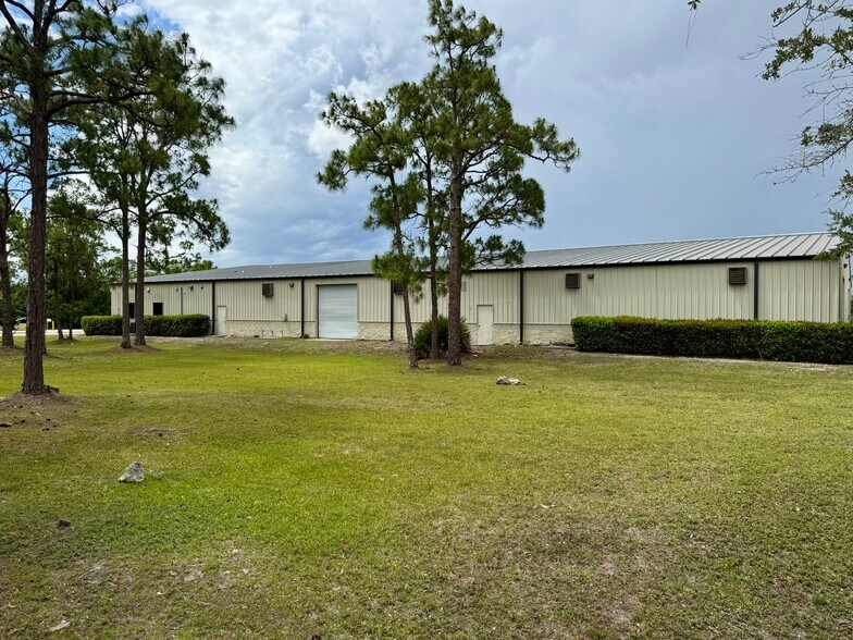 More Photos Of 9971 Bavaria Rd, Fort Myers Warehouse For Sale