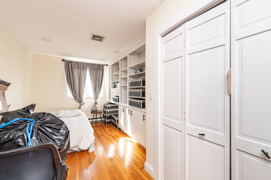 More Photos Of 470 Commonwealth Ave, Boston Apartments For Sale