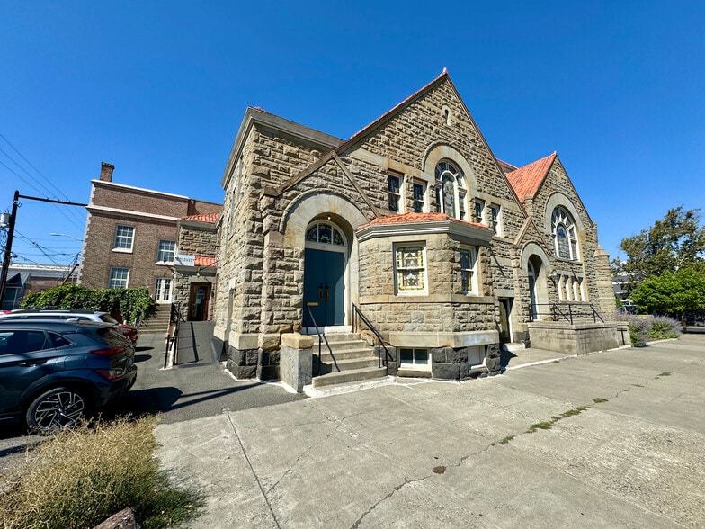 More Photos Of 221 E Martin Luther King Jr Blvd, Yakima Religious Facility For Sale