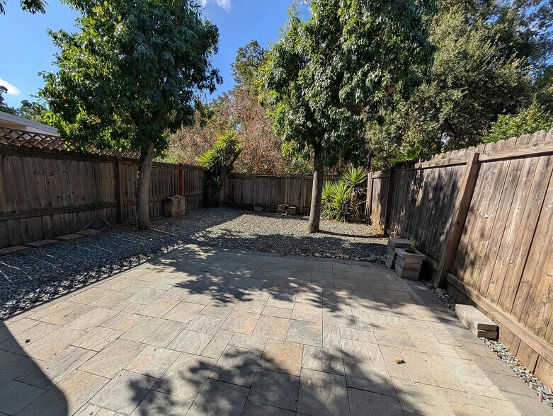 More Photos Of 863 Palomino Dr, Pleasanton Apartments For Sale