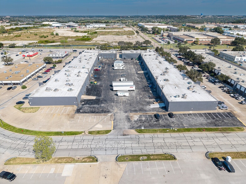 More Photos Of 3212-3214 Belt Line Rd, Farmers Branch Unknown For Lease