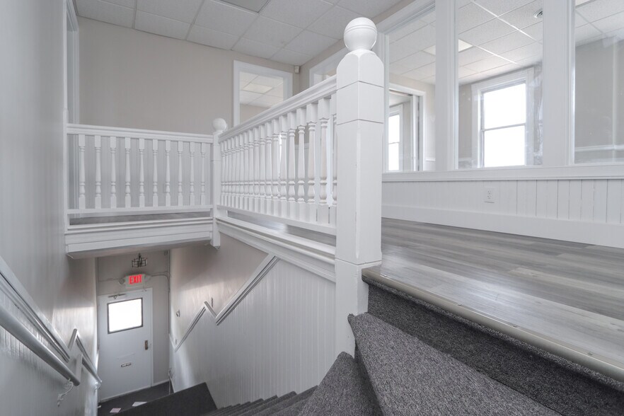 More Photos Of 939-941 E Columbus Ave, Springfield Office For Sale