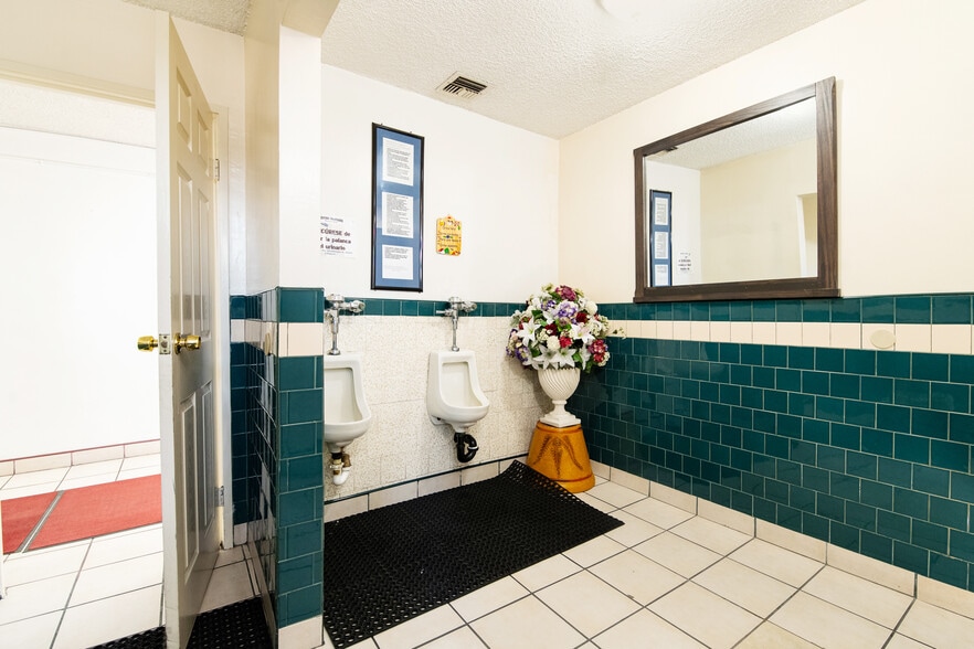 More Photos Of 147 E Rosecrans Ave, Compton Religious Facility For Sale