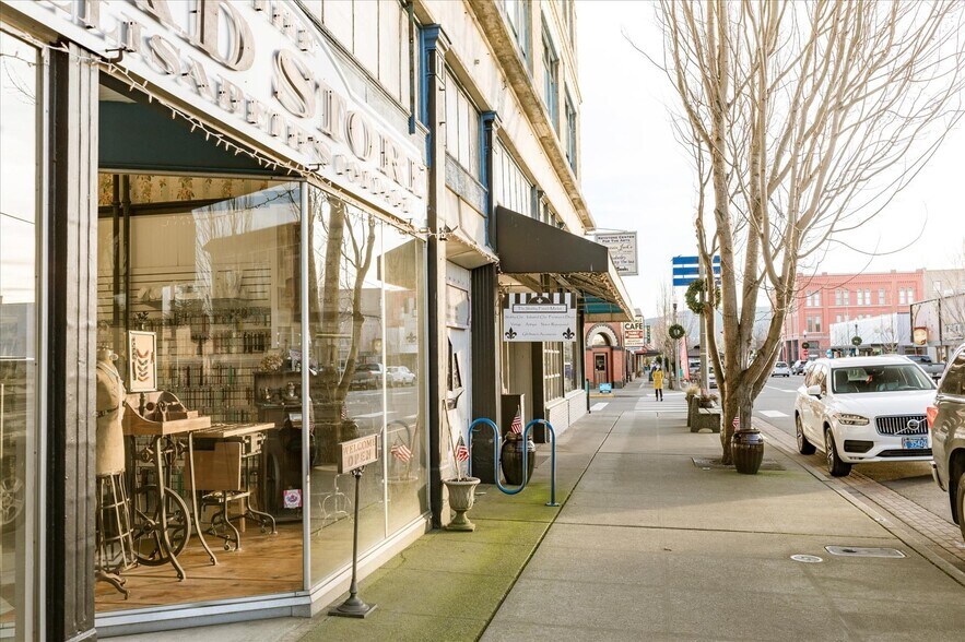 More Photos Of 619 Commercial Ave, Anacortes Storefront Retail Office For Sale