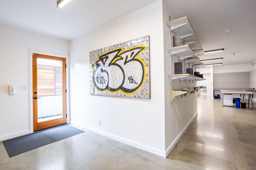 More Photos Of 12421 Venice Blvd, Los Angeles Loft Creative Space For Lease