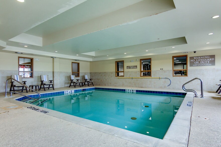 More Photos Of 1918 University Ave, Texarkana Hotel For Sale