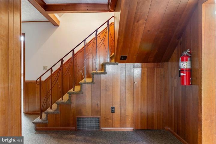 More Photos Of 915 N Hanover St, Elizabethtown Medical For Sale