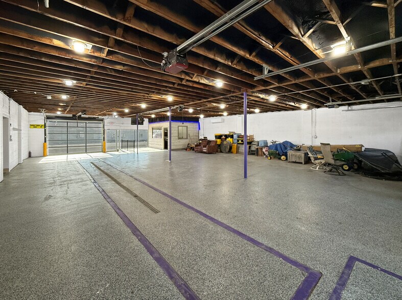 More Photos Of 901 W Mamie Eisenhower Ave, Boone Auto Repair For Sale
