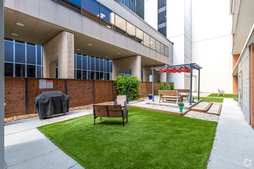 More Photos Of 817 N Carancahua St, Corpus Christi Apartments For Sale