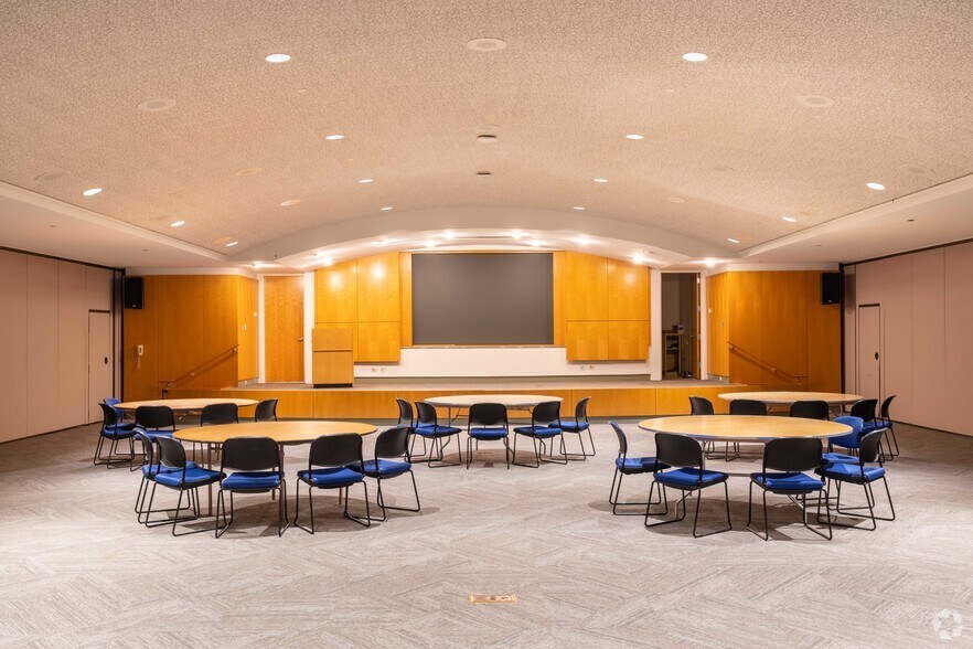 More Photos Of 1 Corporate Dr, Long Grove Unknown For Lease