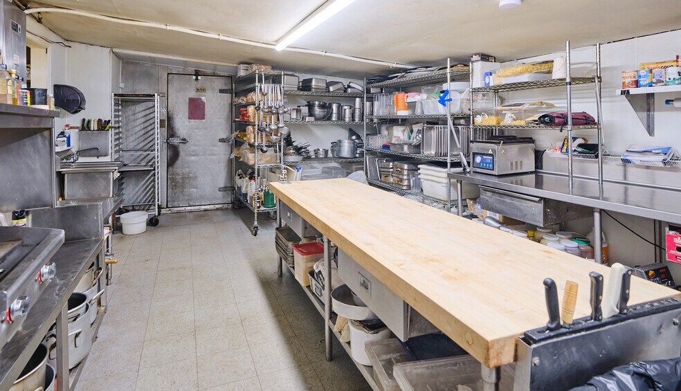 More Photos Of 6705 Easton Rd, Pipersville General Retail For Sale