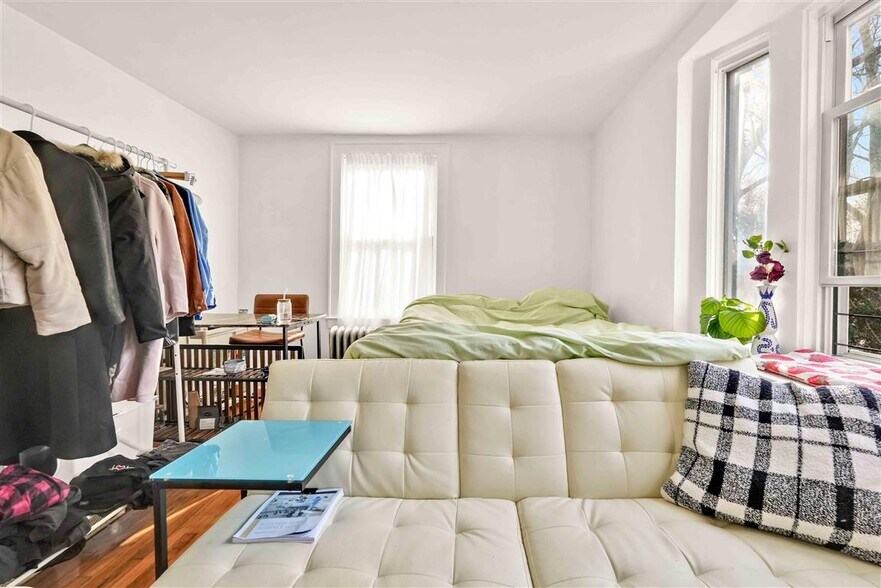 More Photos Of 3930 45th St, Sunnyside Apartments For Sale