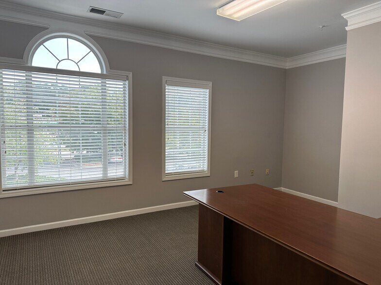 More Photos Of 701 Whitlock Ave SW, Marietta Business Park For Lease