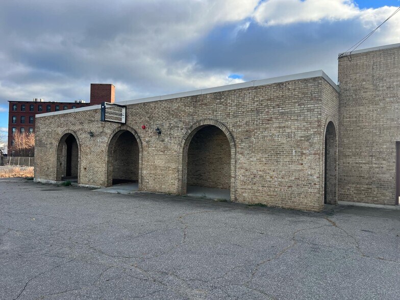 More Photos Of 159 Temple St, Nashua Warehouse For Lease