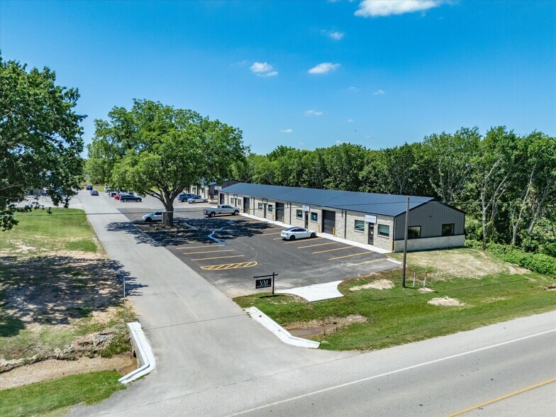 More Photos Of 200-225 West Side Dr, Decatur Light Distribution For Lease