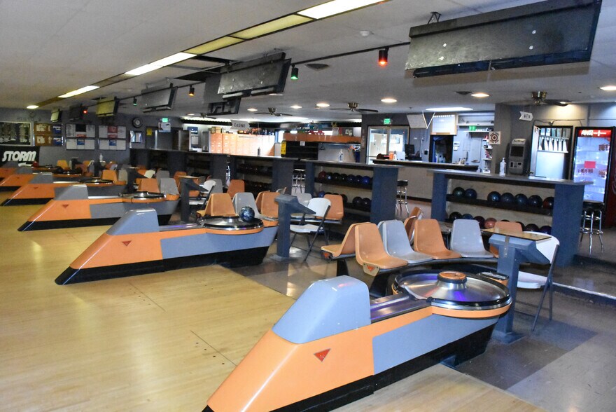 More Photos Of 11712 Hydetown Rd, Titusville Bowling Alley For Sale