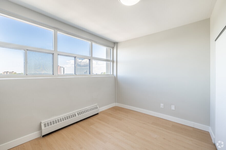 More Photos Of 1161-1171 Wellington St, Ottawa Apartments For Lease