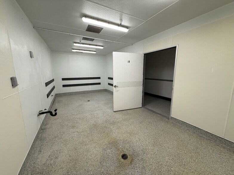 More Photos Of 7901 Vickers St, San Diego Medical For Sale